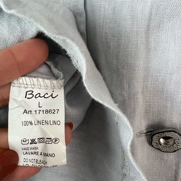 Baci Grey Linen Button Down Top, Large - Picture 4 of 5